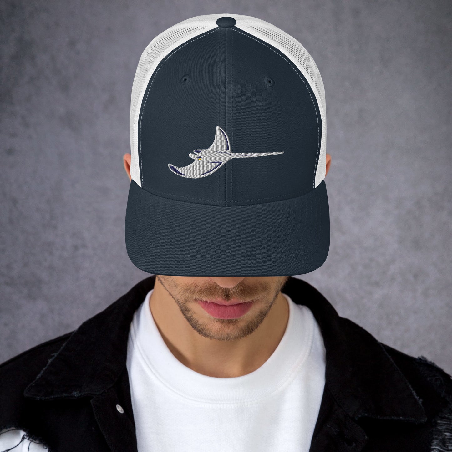 White Ray Embroidered Retro Trucker Cap - Silver Rays